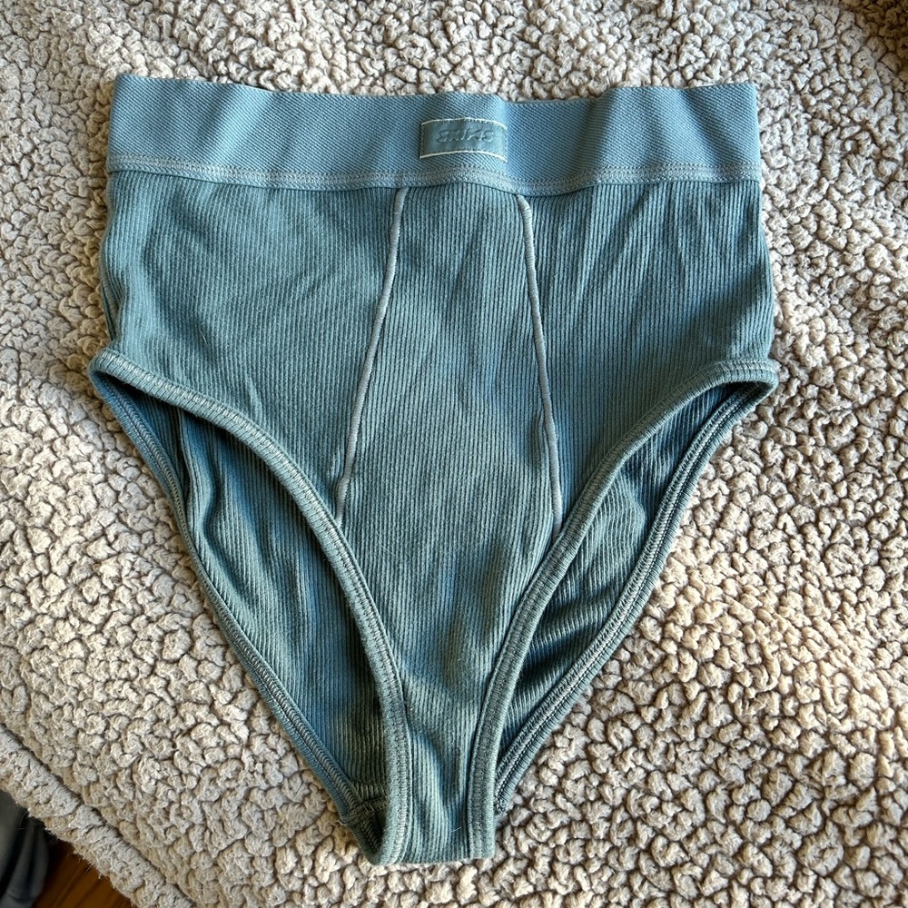 SKIMS Briefs Underwear